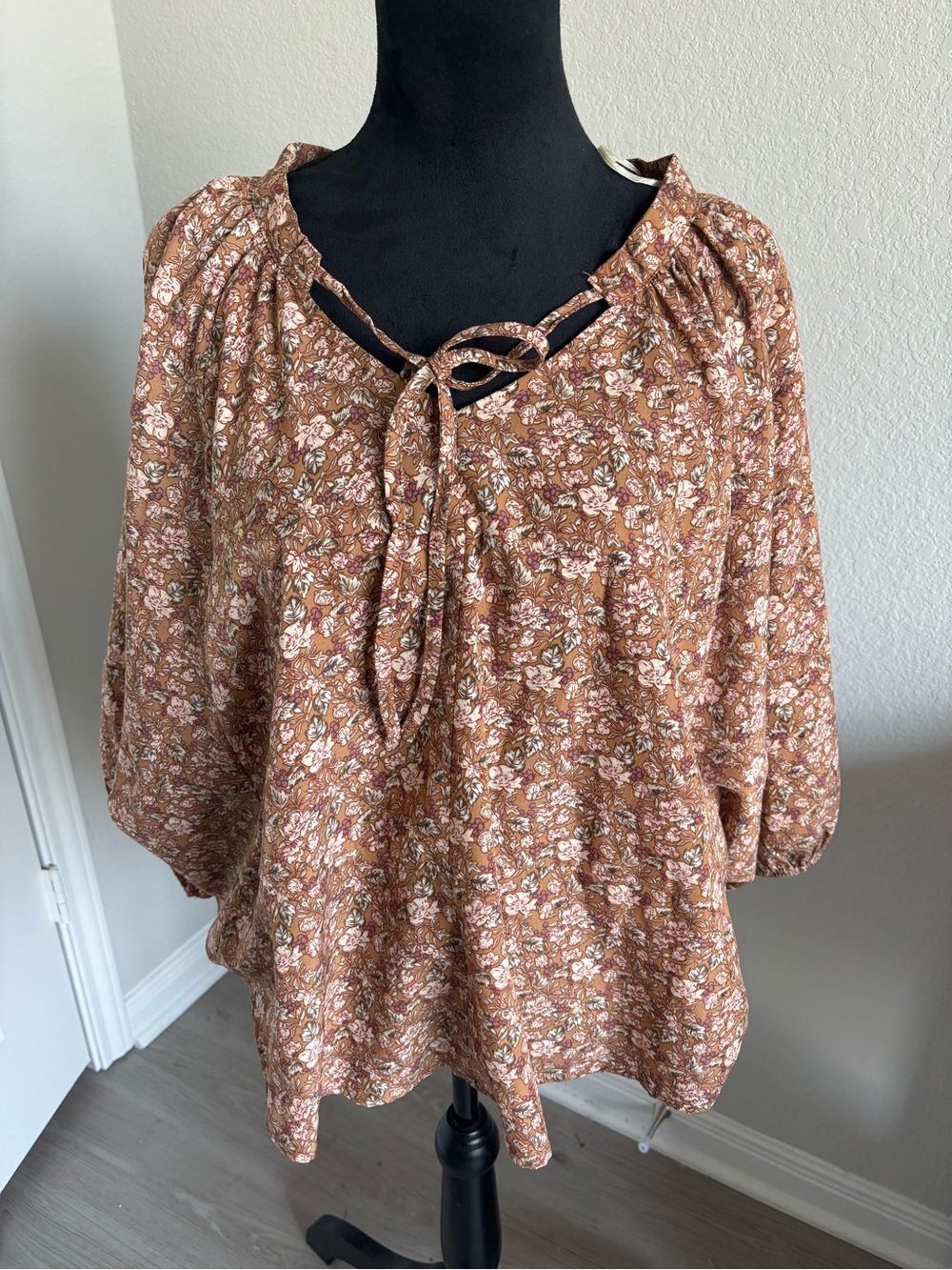 Umgee Floral Long Bubble Sleeve Blouse Size Large
